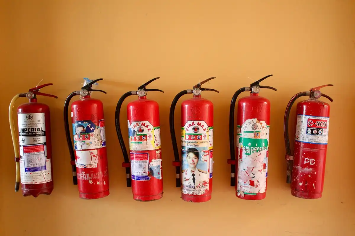 Outdoor fire extinguisher storage