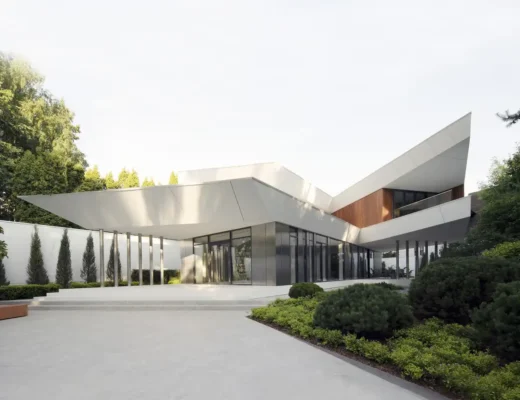 Soaring House in Moscow, Russia property design
