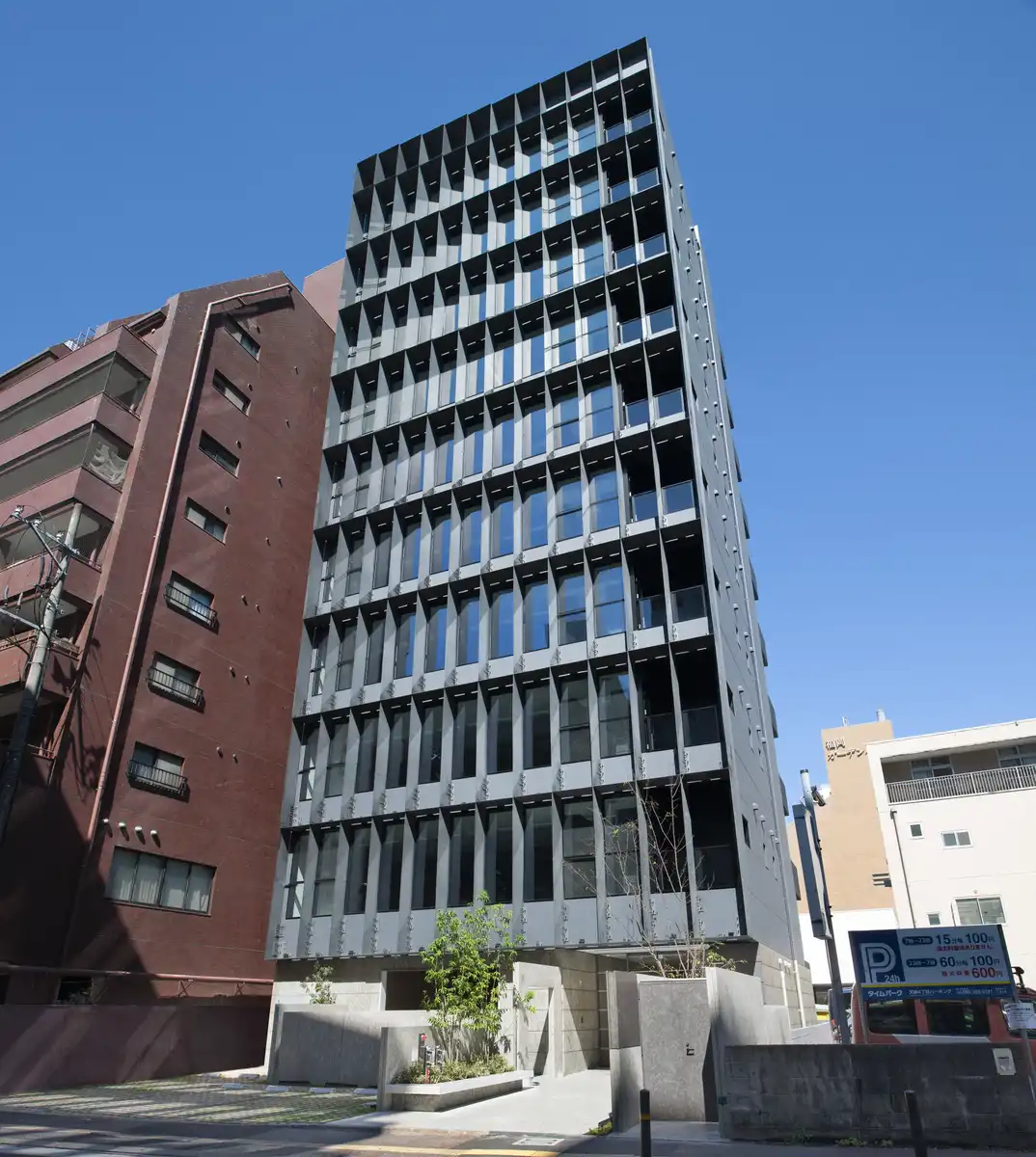 THE OFFICE BUILDING OF THE FUTURE、洋書（英語） cover-image-large.jpg?bh=