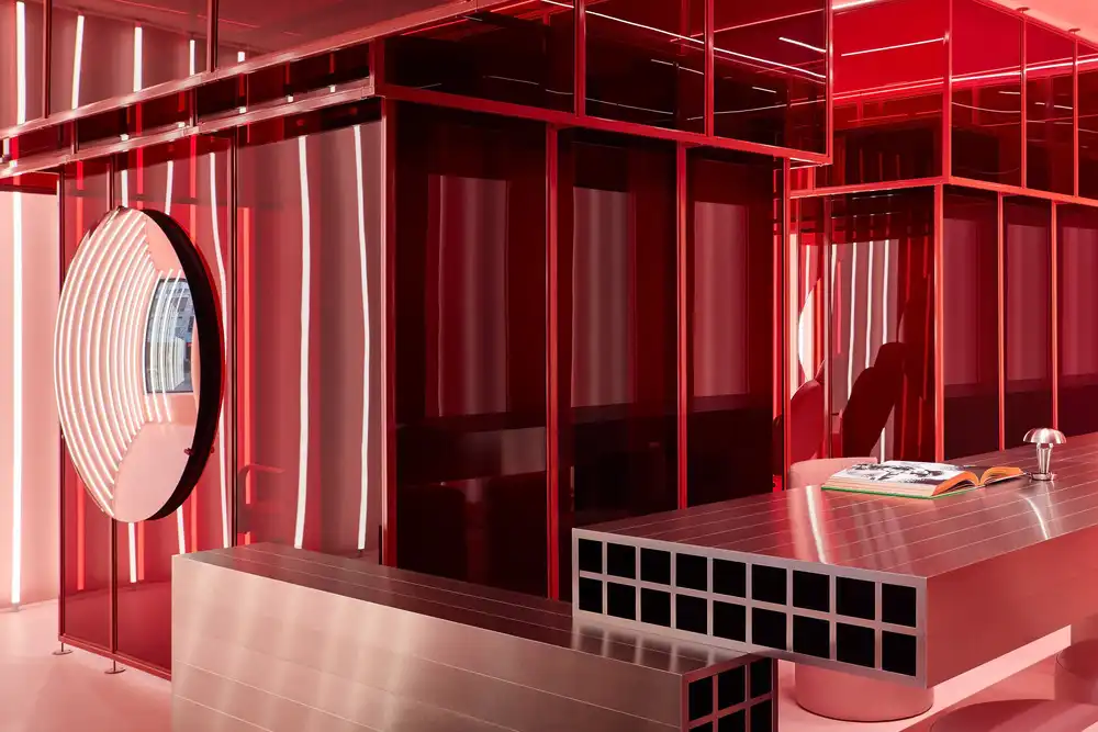 POUTx beauty parlour Toronto Ontario