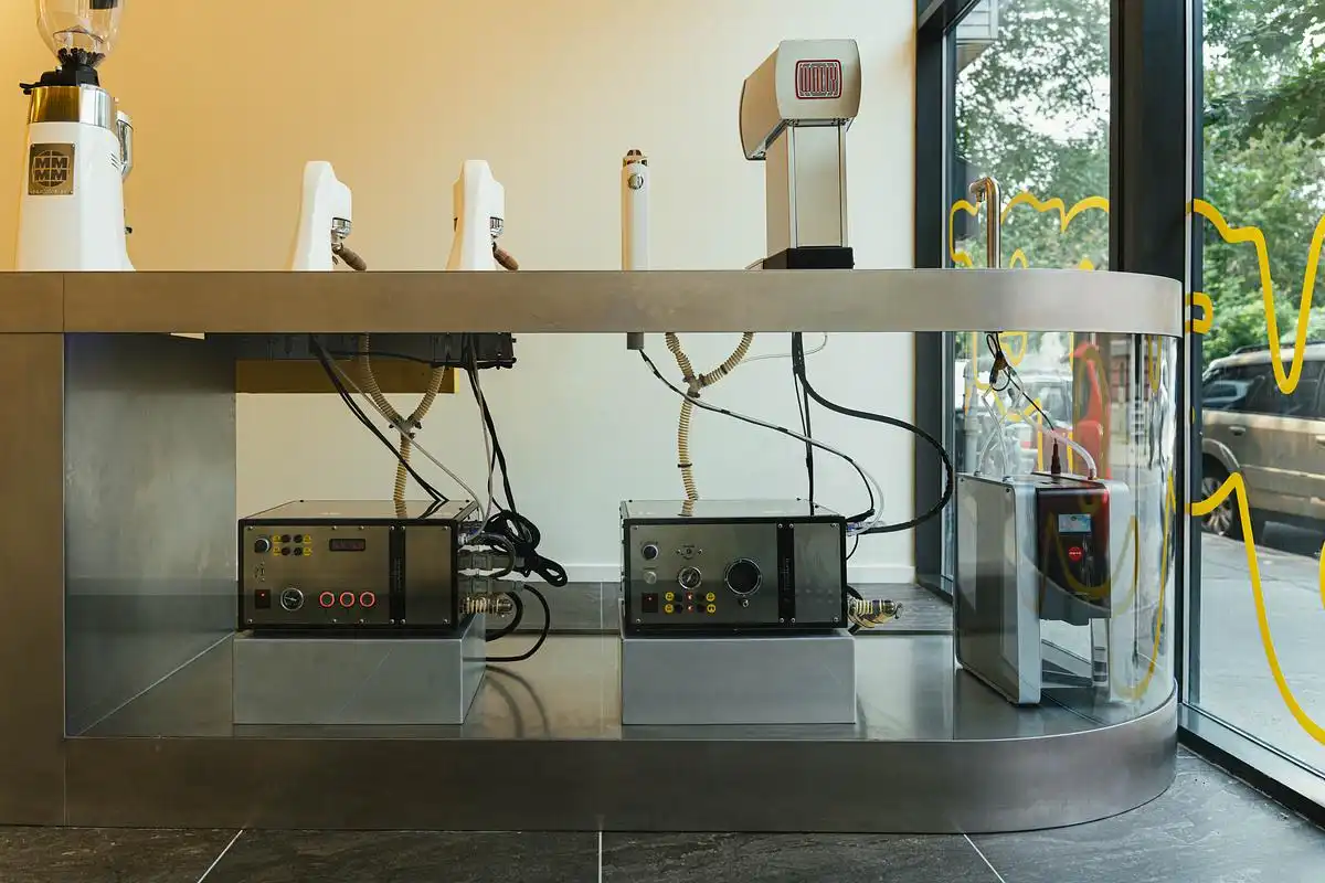 Voyager Lab Cafe Montréal Canada