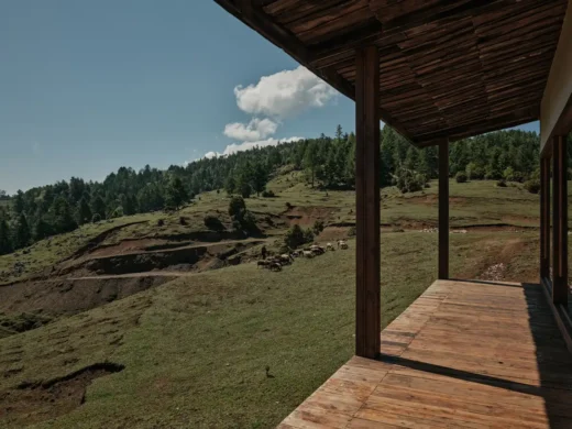 SongMoon Homestay and Bookhouse Yunnan retreat