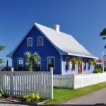 How custom fencing designs improve home privacy