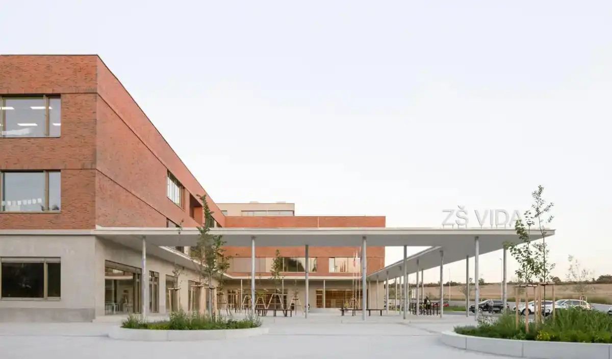 VIDA Elementary School Prague building news