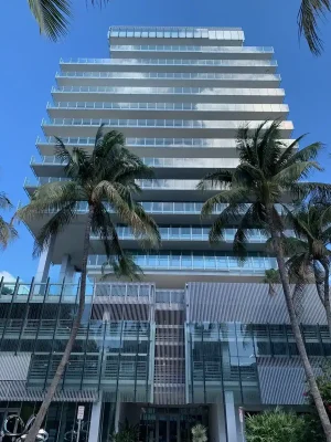 GLASS, 120 Ocean Drive South of Fifth neighborhood