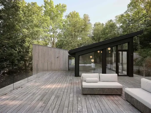 The Counter-Slope House Potton Quebec Canada
