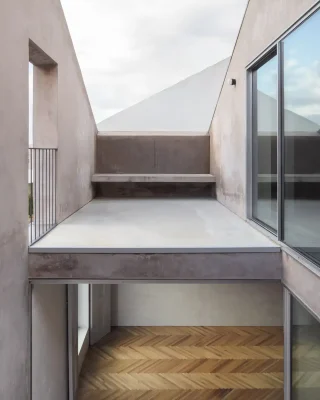 Blue House in Marvila, Lisbon home design