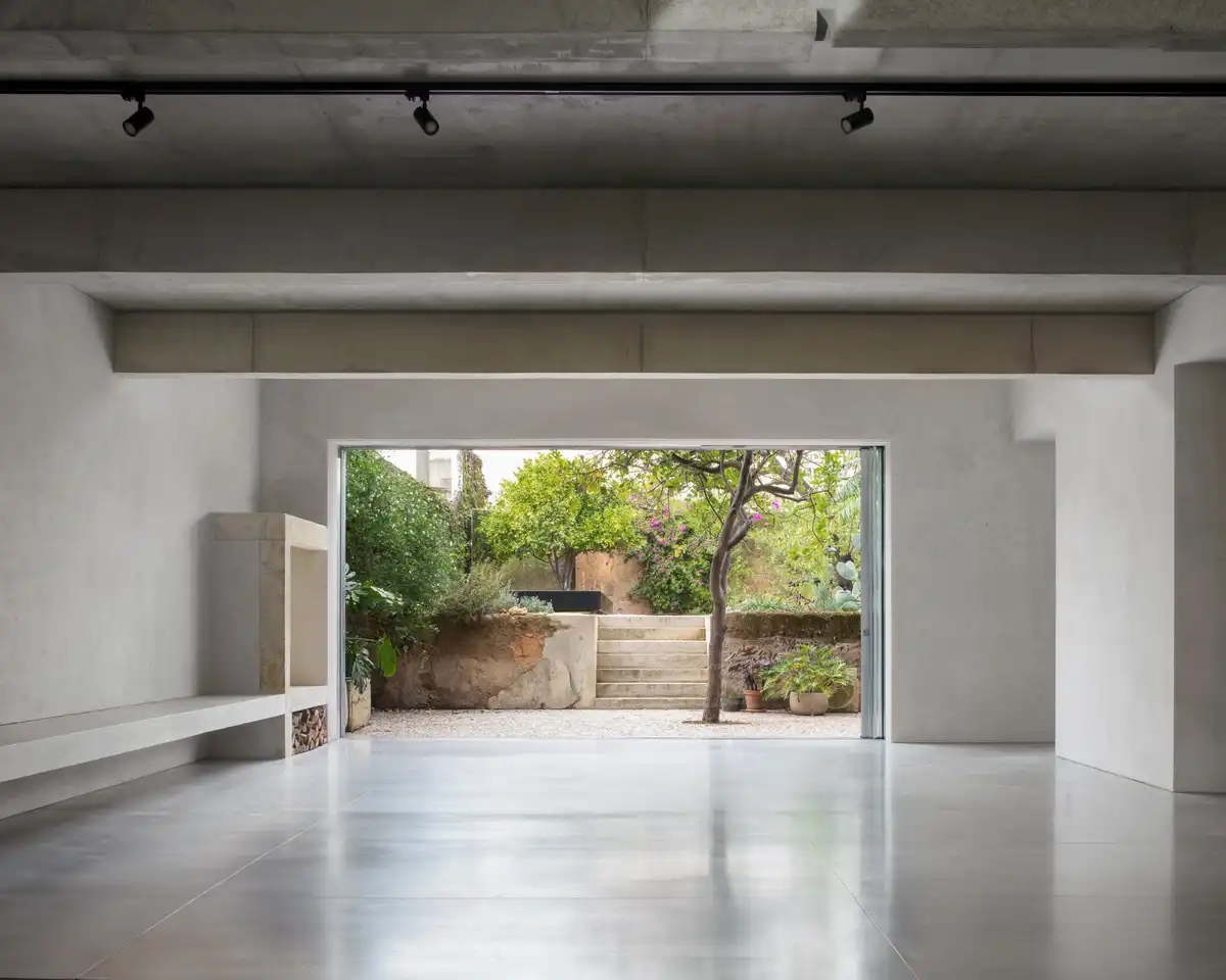 Blue House in Marvila, Lisbon home design
