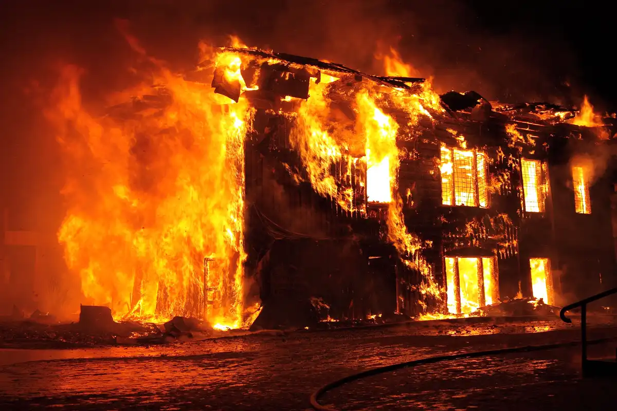 How fire-resistant buildings reduce burn injury risks