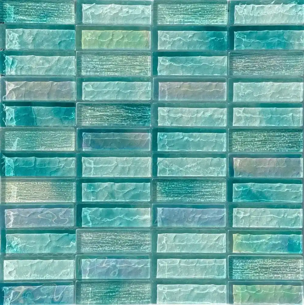 Glass vs. Porcelain Pool Tile