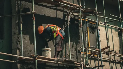 How to choose right contractor for industrial construction project