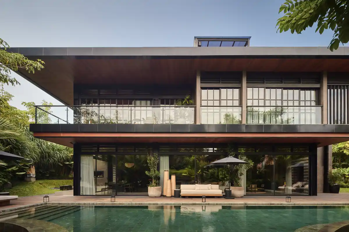 Modern luxury Bali home with pool