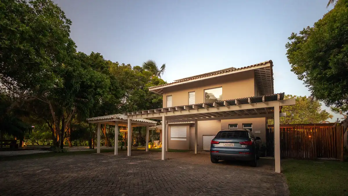 What modern custom homes learn from vernacular architecture